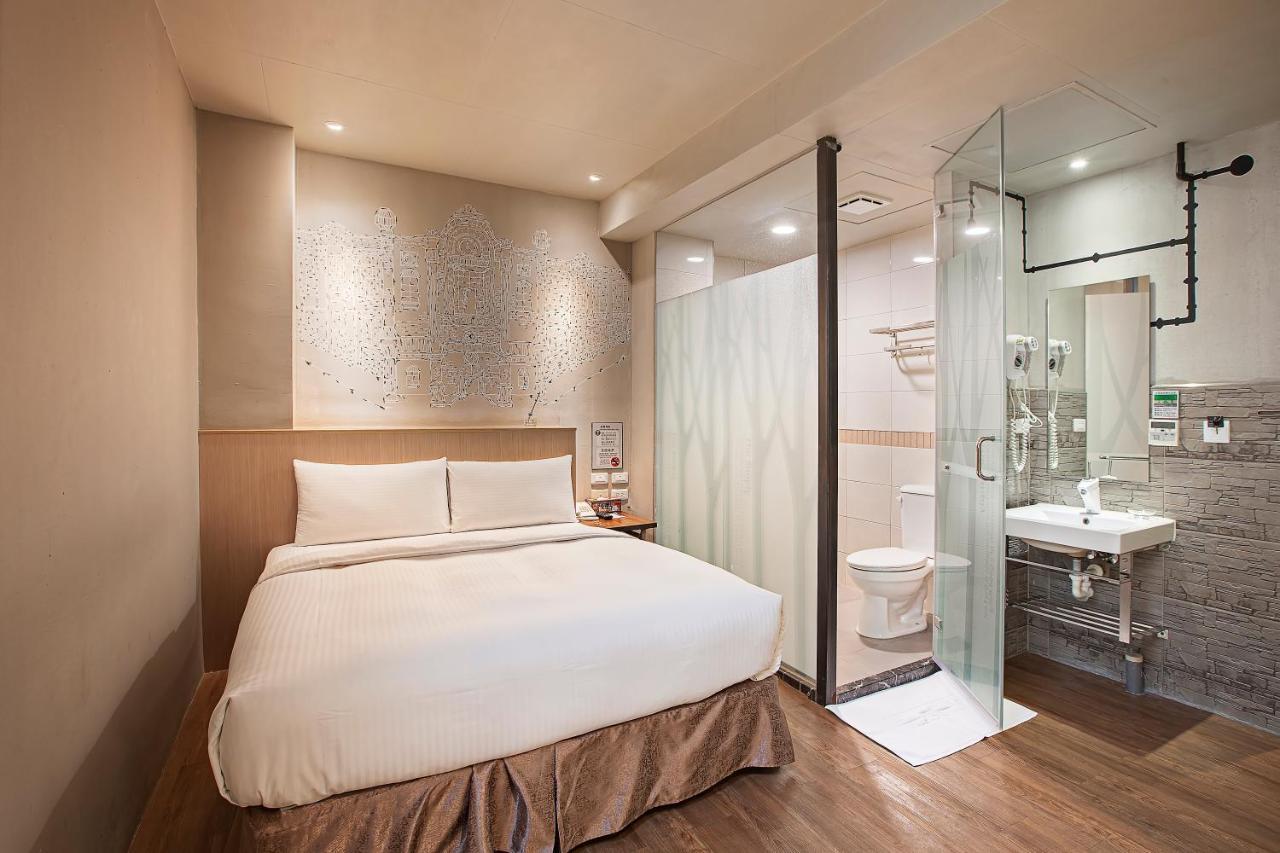 Tourism Inn Tainan Bagian luar foto