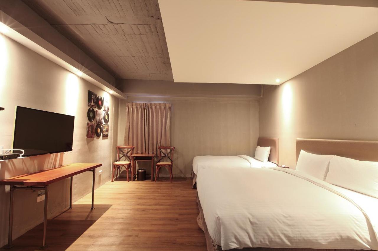 Tourism Inn Tainan Bagian luar foto