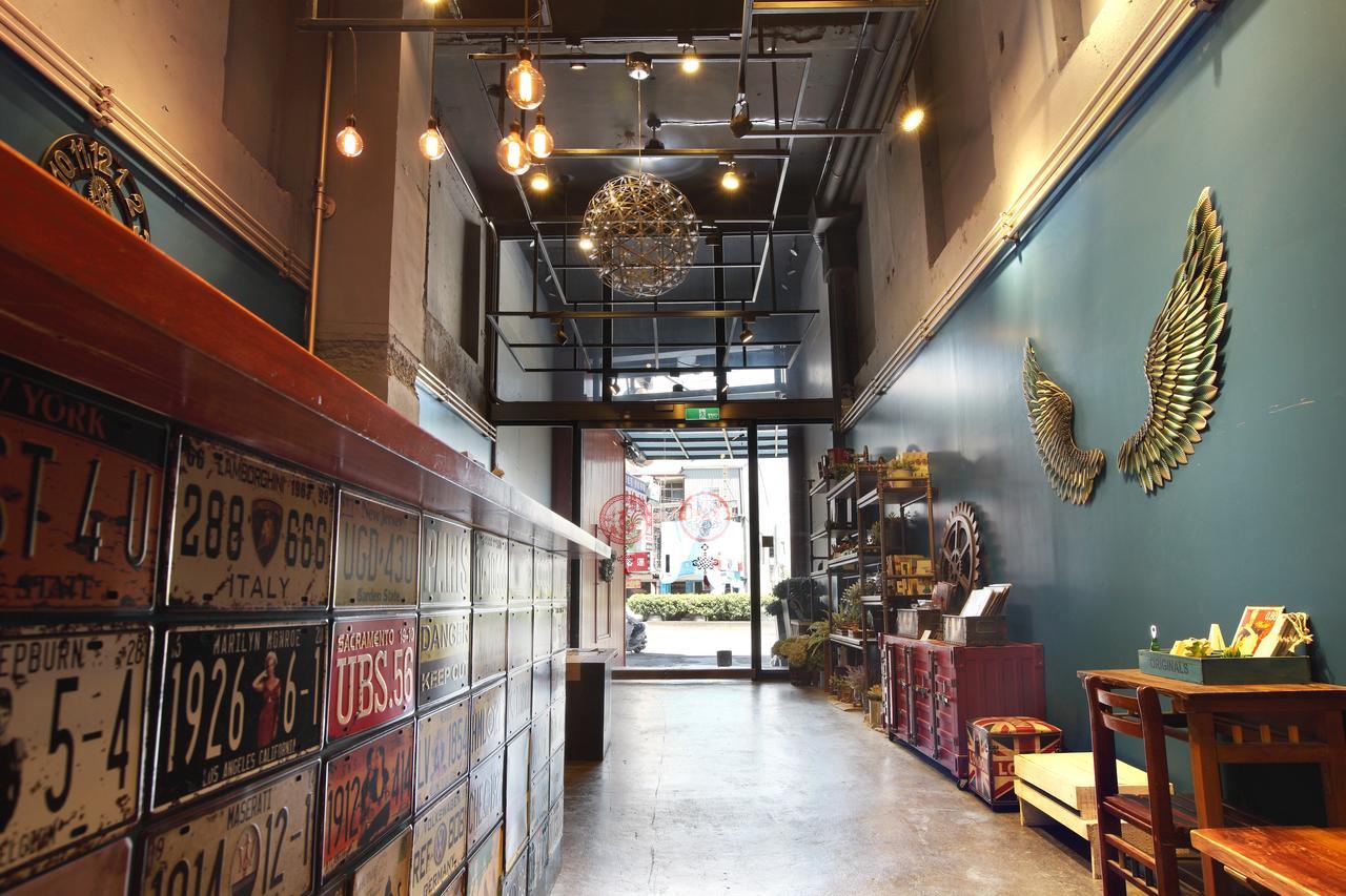 Tourism Inn Tainan Bagian luar foto