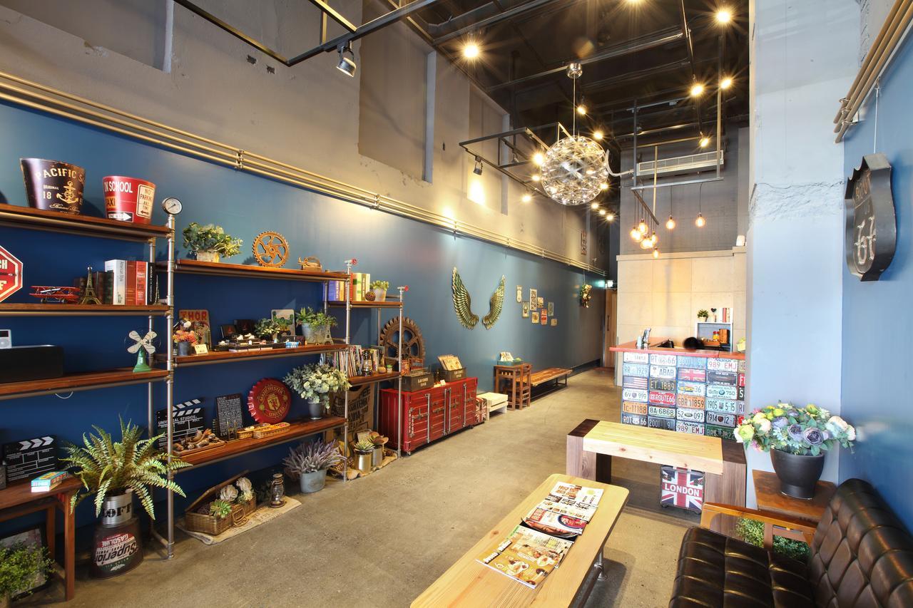 Tourism Inn Tainan Bagian luar foto