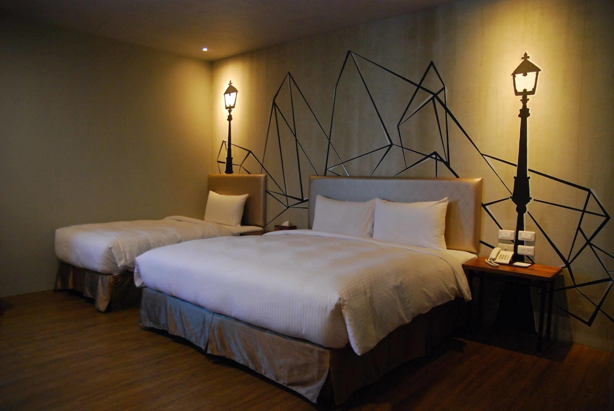 Tourism Inn Tainan Bagian luar foto
