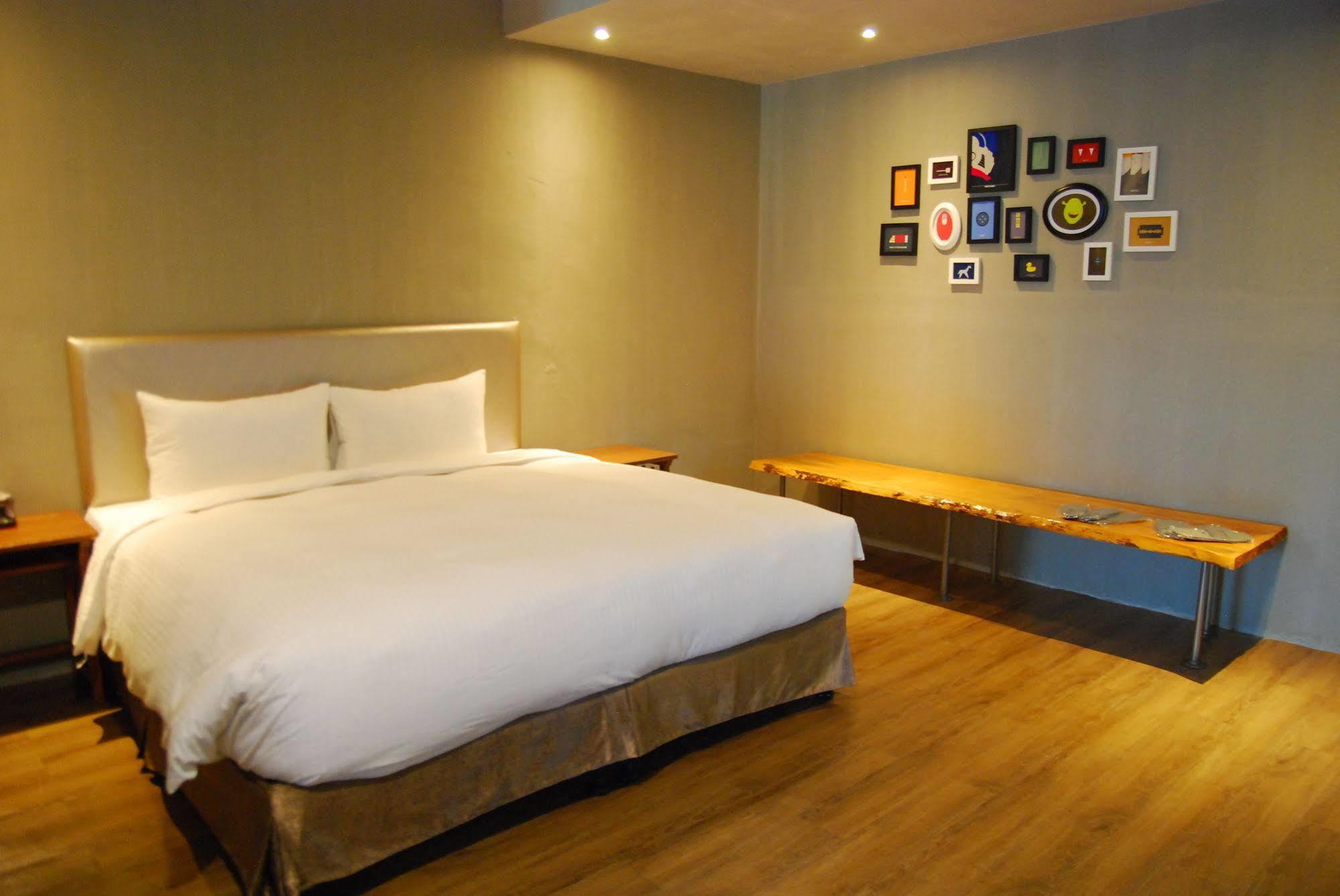 Tourism Inn Tainan Bagian luar foto