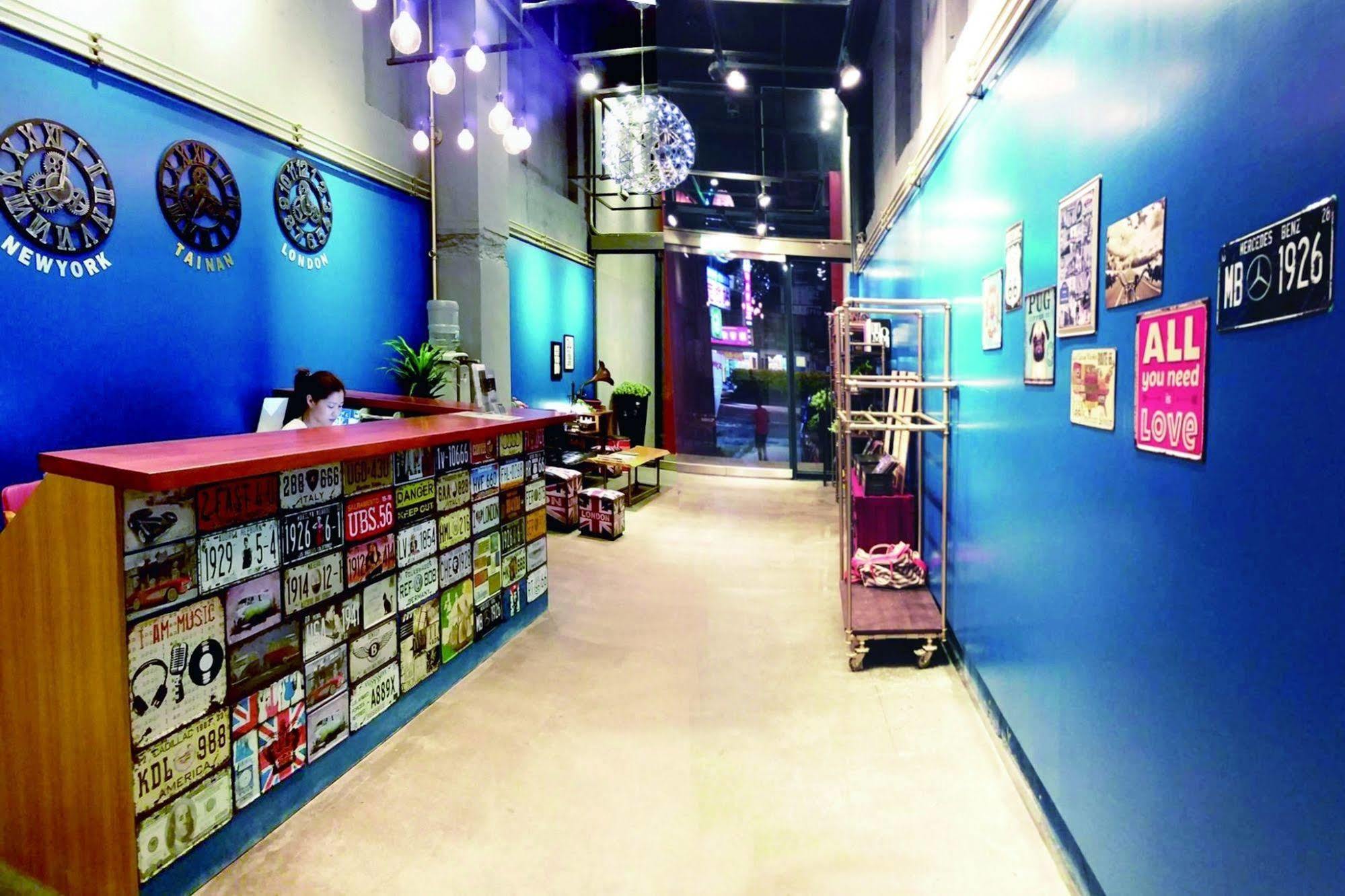 Tourism Inn Tainan Bagian luar foto